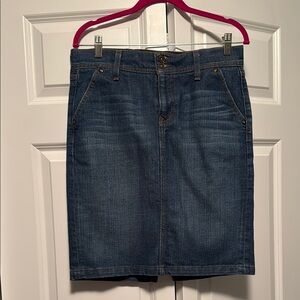 Stylish Denim Skirt with Pink Hanger